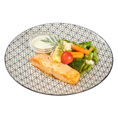 Филе лосося с бланшированными овощами под имбирно-сливочным соусом